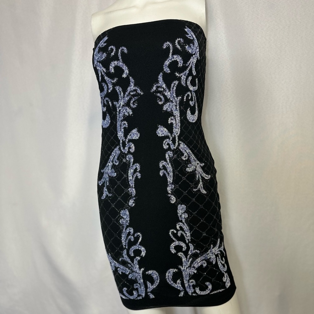 🖤🖤 NWT PRETTYLITTLE THINGS BRAND SIZE 6 BLACK BODYCON DRESS 🖤🖤 W BEADED ACCENT
